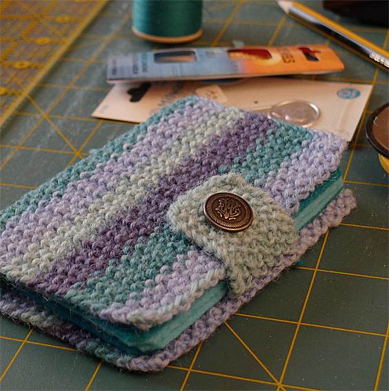 Moss Stitch Sewing Needle Case