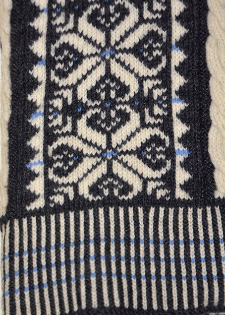 Fair-Isle-Vertical-Stripes-Sweater-6