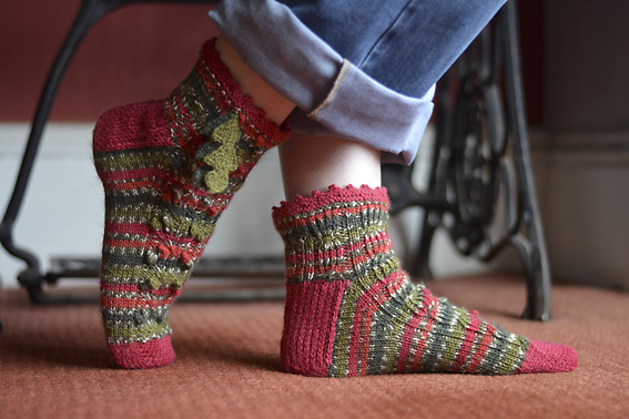 WYS Holly Berry Christmas Socks