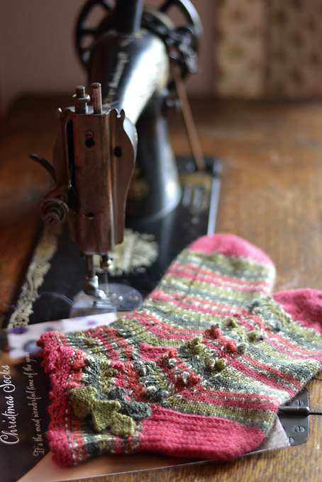 WYS Holly Berry Christmas Socks