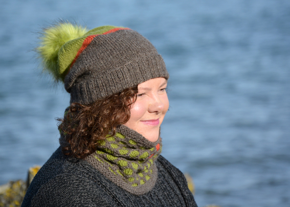 Buachaille Cochal Cowl & Colour Block Hat