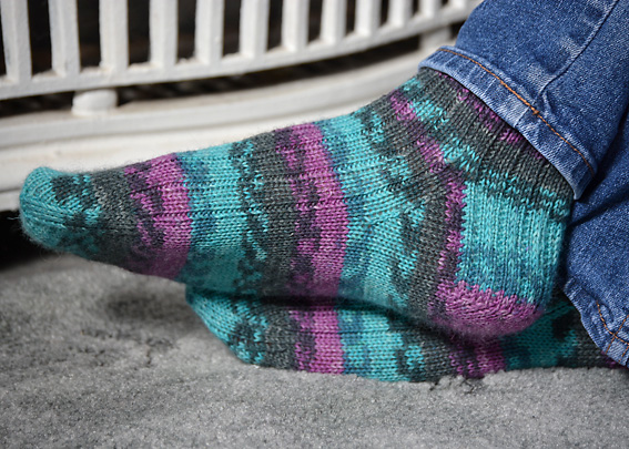 Opal Play 8824 k3 p1 rib socks