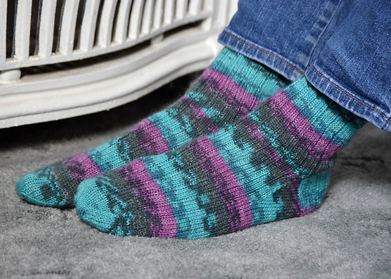 Opal Play 8824 k3 p1 rib socks