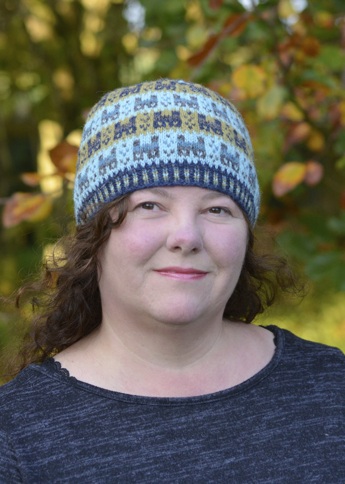 Crofthoose Hat & Fingerless Gloves