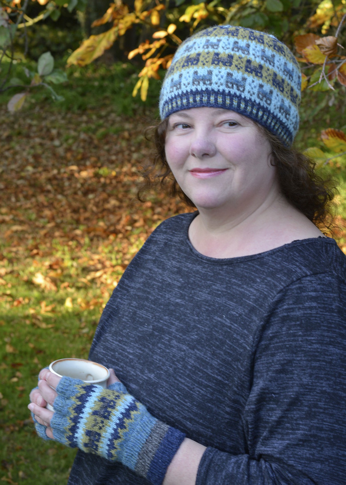 Crofthoose Hat & Fingerless Gloves