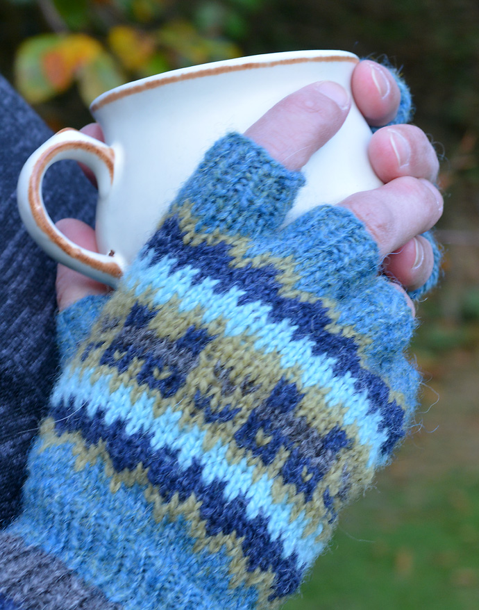Crofthoose Hat & Fingerless Gloves